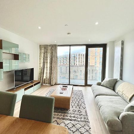 Luxury 2 Bedroom 2 Bathroom Apartment - London City Airport ภายนอก รูปภาพ
