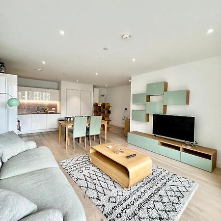 Luxury 2 Bedroom 2 Bathroom Apartment - London City Airport ภายนอก รูปภาพ