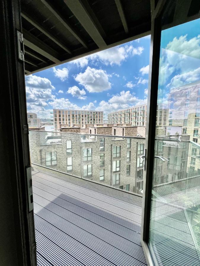 Luxury 2 Bedroom 2 Bathroom Apartment - London City Airport ภายนอก รูปภาพ
